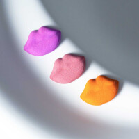 Bodyness Bath Kisses 6-Pack Lip-Shaped Bath Bombs with Fruit Scents